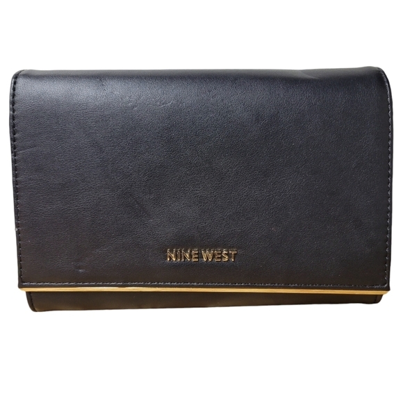 Nine West Faux Leather Wallet Women's. Size Small.  New With Defect. *****FLAWED - Picture 1 of 7